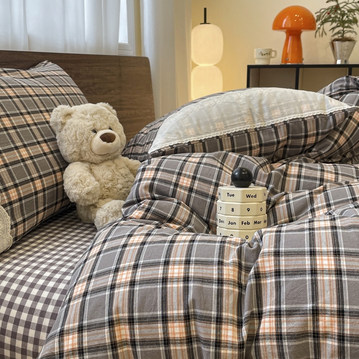 91家纺网 家纺一手货源 找家纺 花漾家居 2026新款全棉色织水洗棉复古花边无印格条被套三件套四件套 空谷幽兰