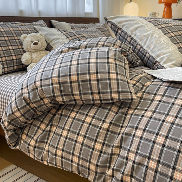 91家纺网 家纺一手货源 找家纺 花漾家居 2026新款全棉色织水洗棉复古花边无印格条被套三件套四件套 空谷幽兰