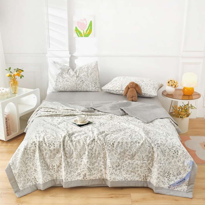 91家纺网 家纺一手货源 找家纺 黛妮雅 2026新款里外全棉印花棉花被纯棉夏被夏凉被空调被 夏被四件套叶舞轻扬