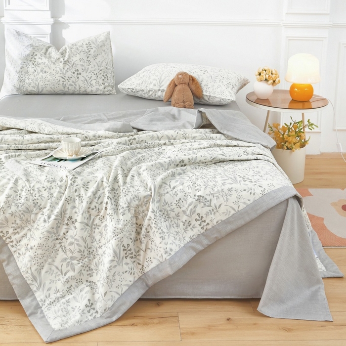 91家纺网 家纺一手货源 找家纺 黛妮雅 2026新款里外全棉印花棉花被纯棉夏被夏凉被空调被 夏被四件套叶舞轻扬