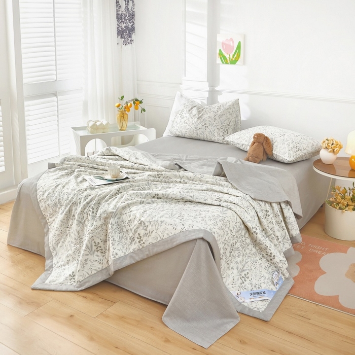 91家纺网 家纺一手货源 找家纺 黛妮雅 2026新款里外全棉印花棉花被纯棉夏被夏凉被空调被 夏被四件套叶舞轻扬