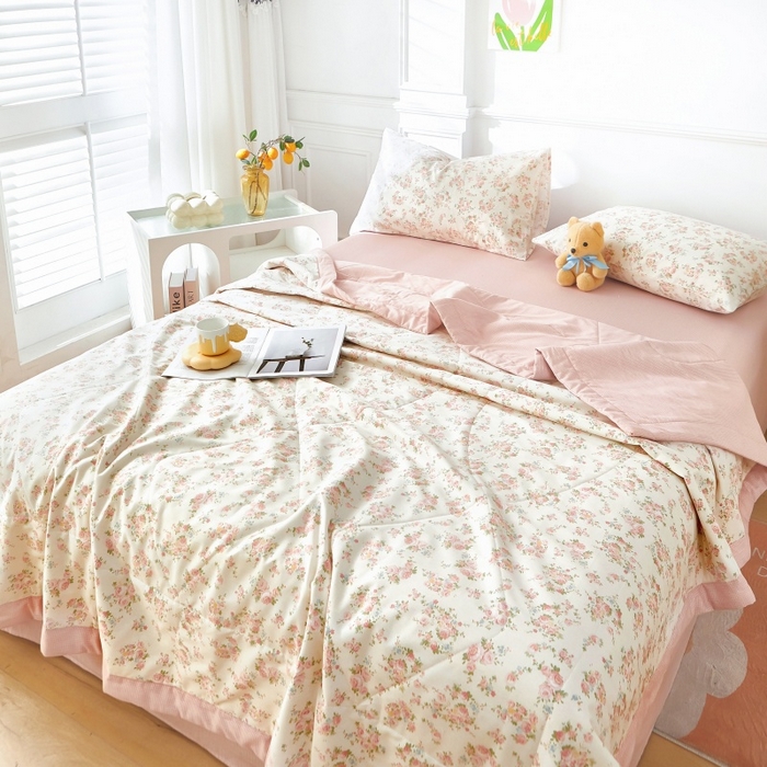 91家纺网 家纺一手货源 找家纺 黛妮雅 2026新款里外全棉印花棉花被纯棉夏被夏凉被空调被 夏被四件套相思蜜语