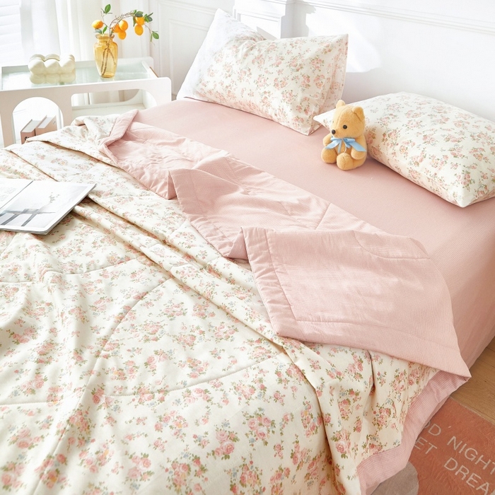 91家纺网 家纺一手货源 找家纺 黛妮雅 2026新款里外全棉印花棉花被纯棉夏被夏凉被空调被 夏被四件套相思蜜语