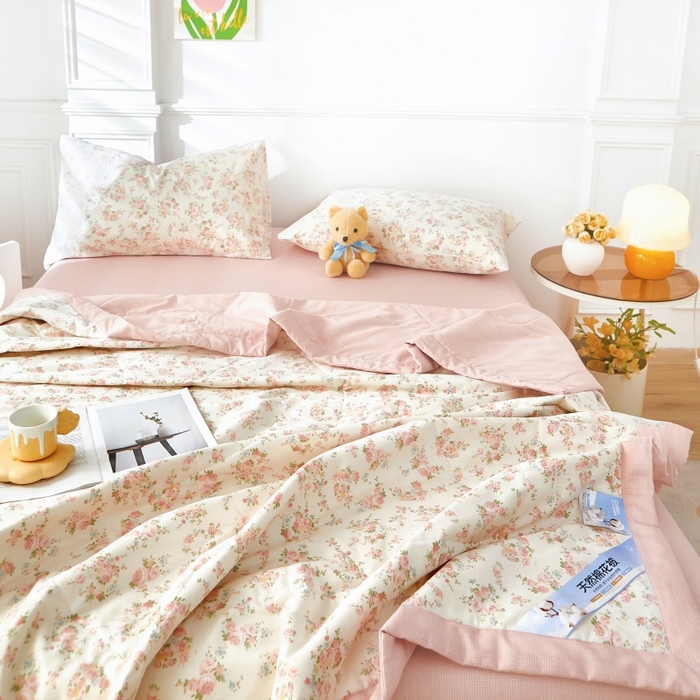 91家纺网 家纺一手货源 找家纺 黛妮雅 2026新款里外全棉印花棉花被纯棉夏被夏凉被空调被 夏被四件套相思蜜语