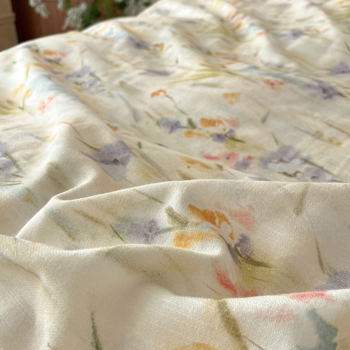 91家纺网 家纺一手货源 找家纺 金昱纺 2026新款拼角工艺款数码印花棉麻四件套 薇光-兰