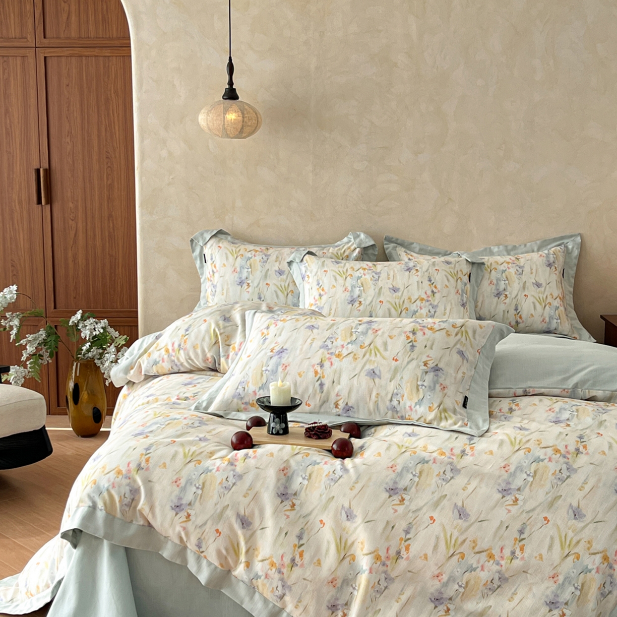 91家纺网 家纺一手货源 找家纺 金昱纺 2026新款拼角工艺款数码印花棉麻四件套 薇光-兰