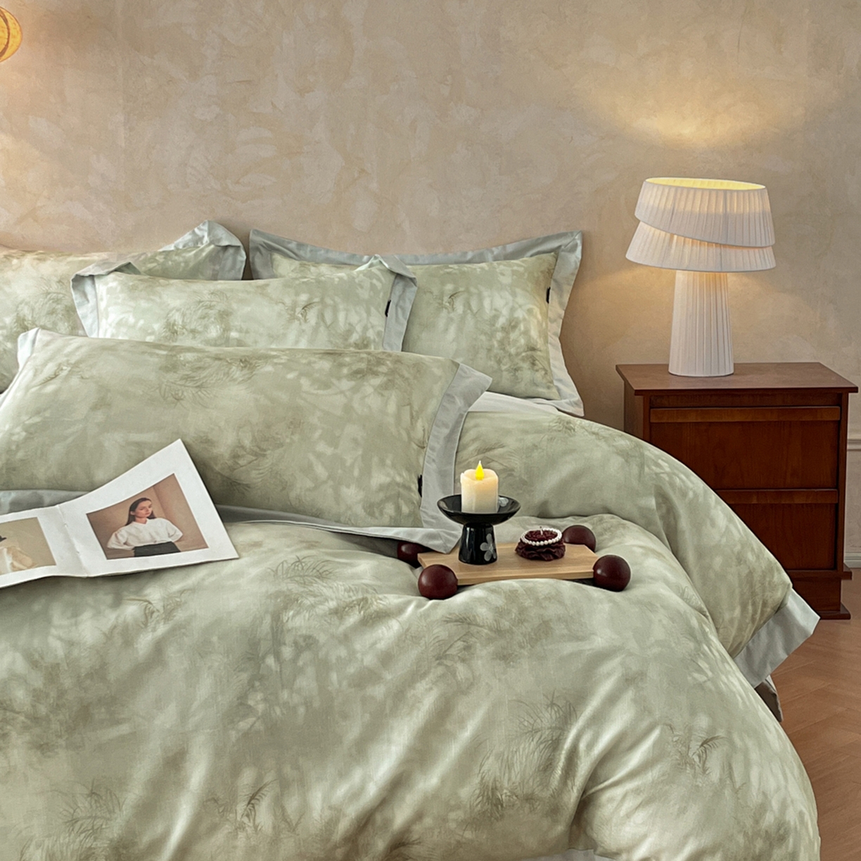 91家纺网 家纺一手货源 找家纺 金昱纺 2026新款拼角工艺款数码印花棉麻四件套 辰梦-绿