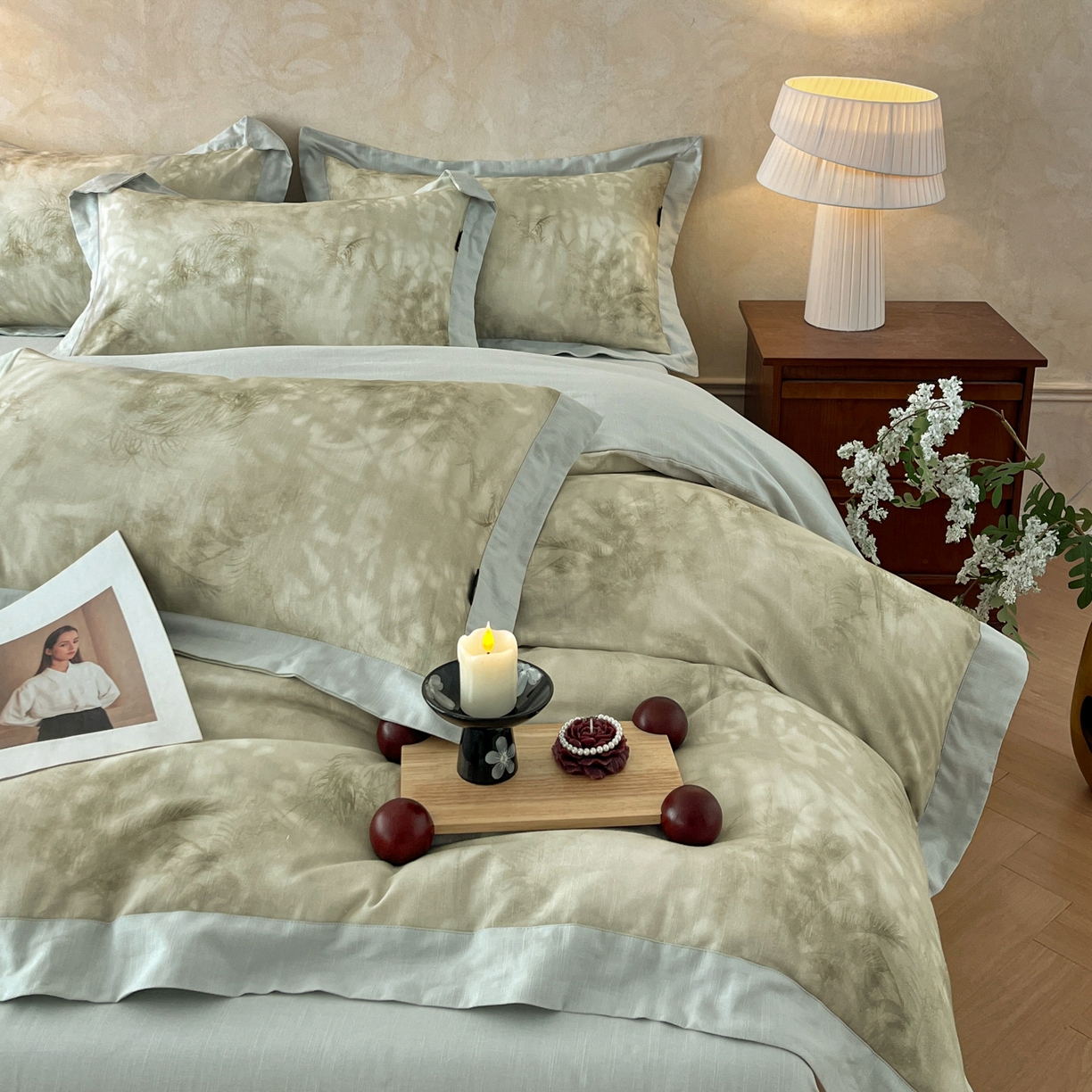 91家纺网 家纺一手货源 找家纺 金昱纺 2026新款拼角工艺款数码印花棉麻四件套 辰梦-绿