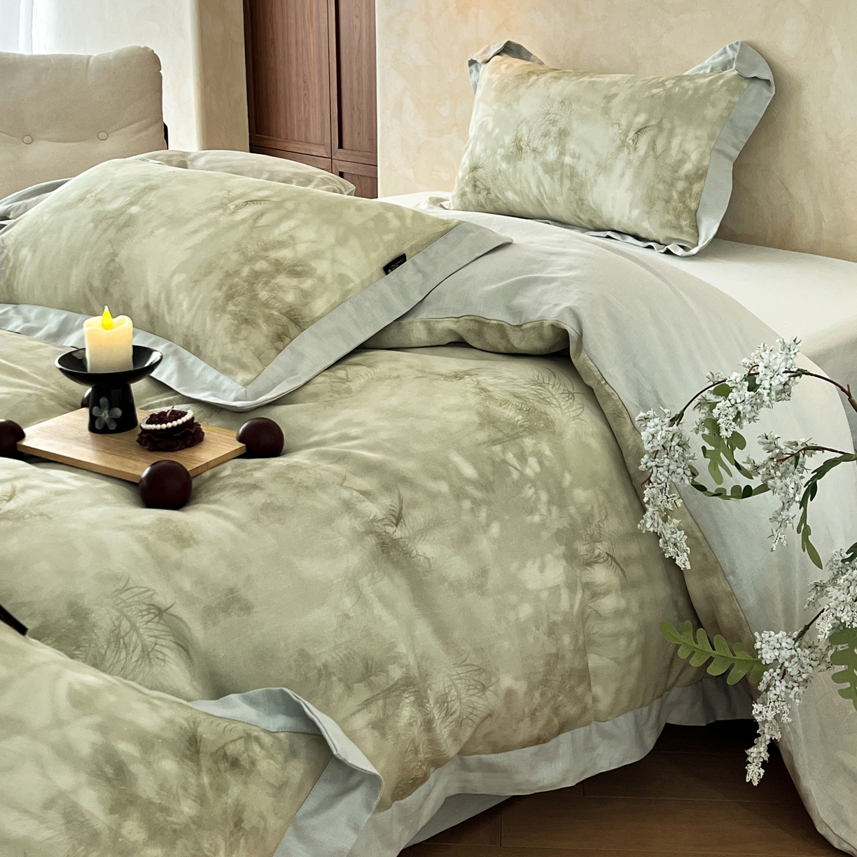 91家纺网 家纺一手货源 找家纺 金昱纺 2026新款拼角工艺款数码印花棉麻四件套 辰梦-绿