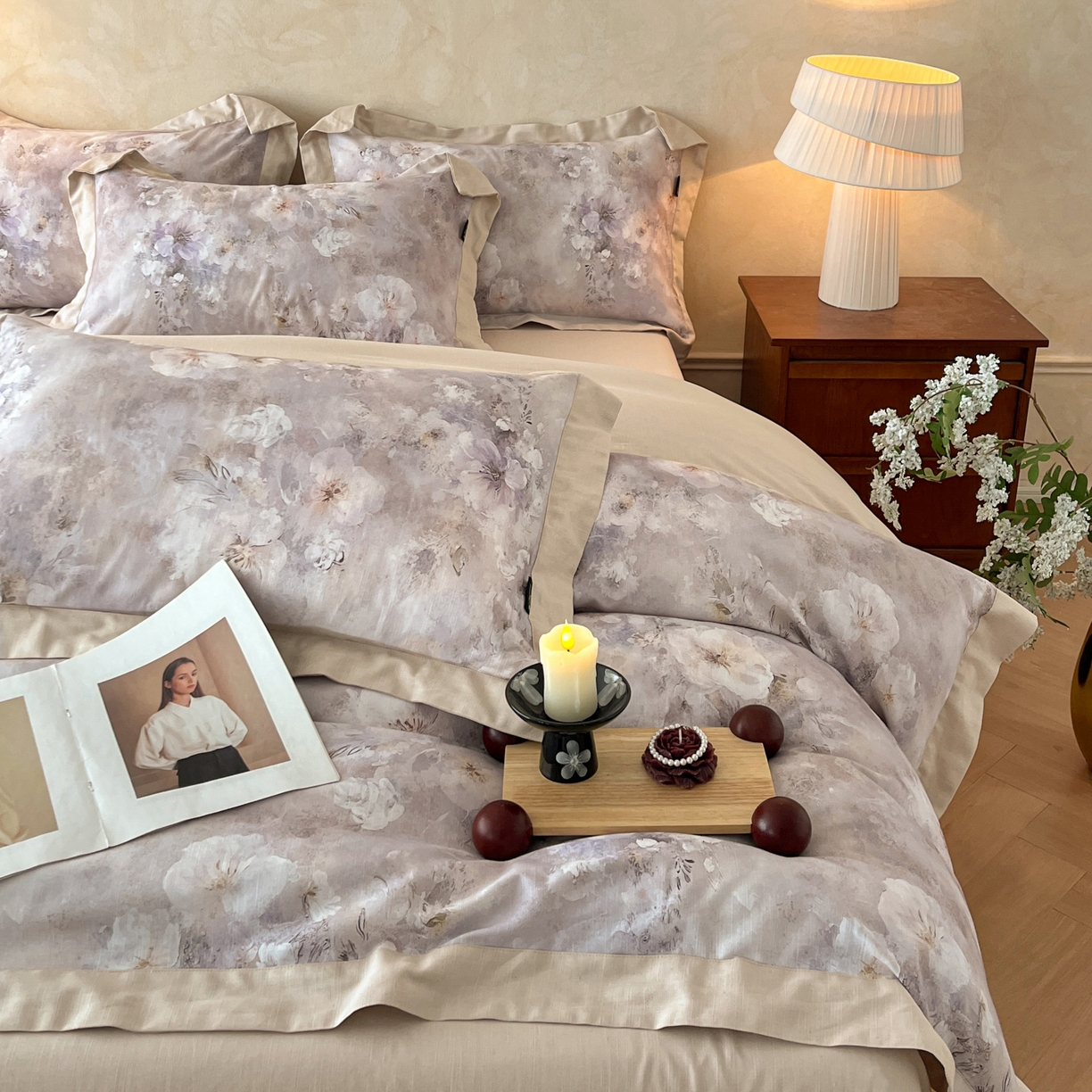 91家纺网 家纺一手货源 找家纺 金昱纺 2026新款拼角工艺款数码印花棉麻四件套 梦幻巴黎-灰