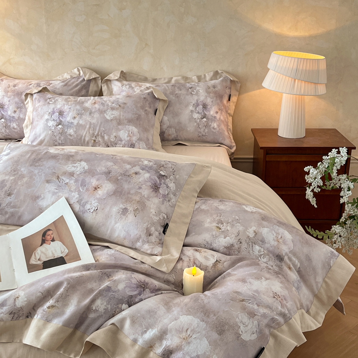 91家纺网 家纺一手货源 找家纺 金昱纺 2026新款拼角工艺款数码印花棉麻四件套 梦幻巴黎-灰