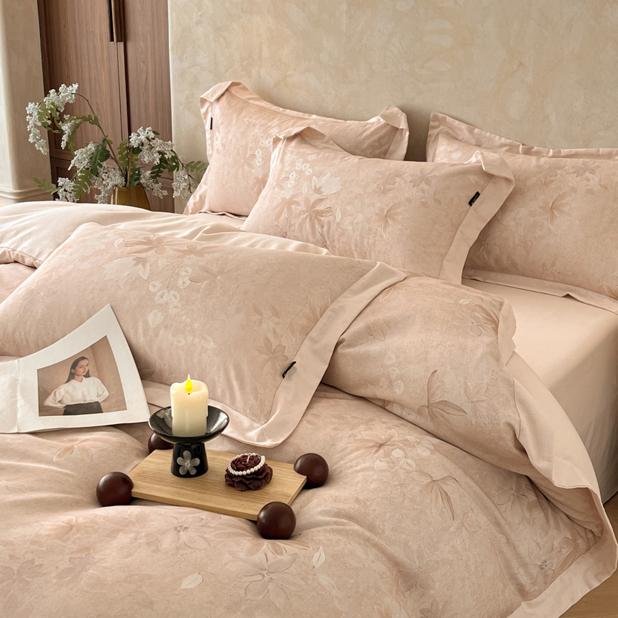 91家纺网 家纺一手货源 找家纺 金昱纺 2026新款拼角工艺款数码印花棉麻四件套 岁晚-咖