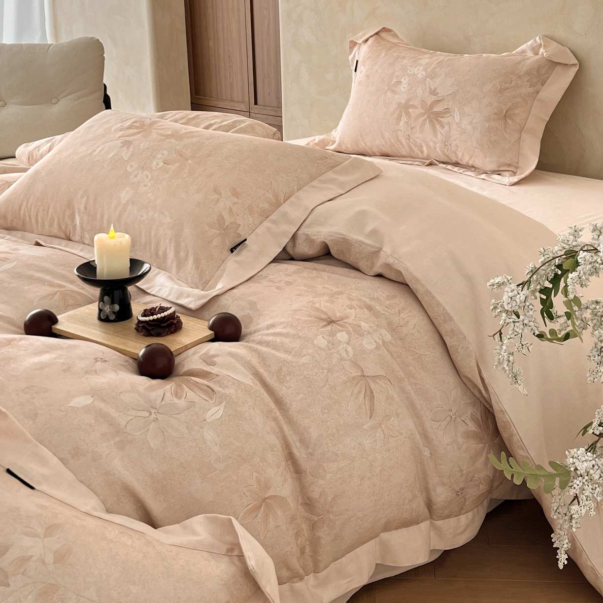 91家纺网 家纺一手货源 找家纺 金昱纺 2026新款拼角工艺款数码印花棉麻四件套 岁晚-咖