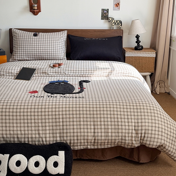 91家纺网 家纺一手货源 找家纺 HL原创 2026新款全棉双层纱贴布绣四件套 海军猫