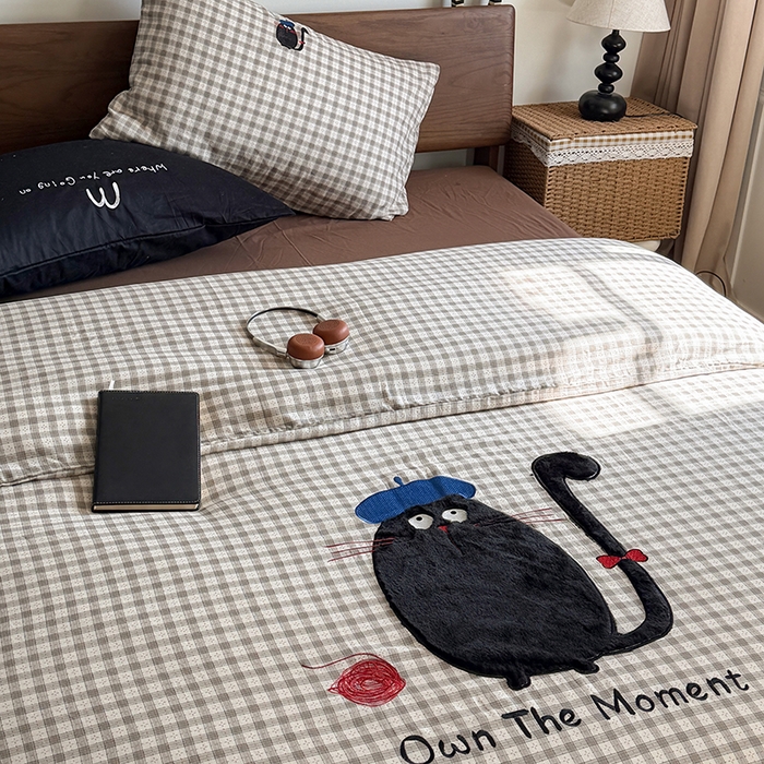 91家纺网 家纺一手货源 找家纺 HL原创 2026新款全棉双层纱贴布绣四件套 海军猫