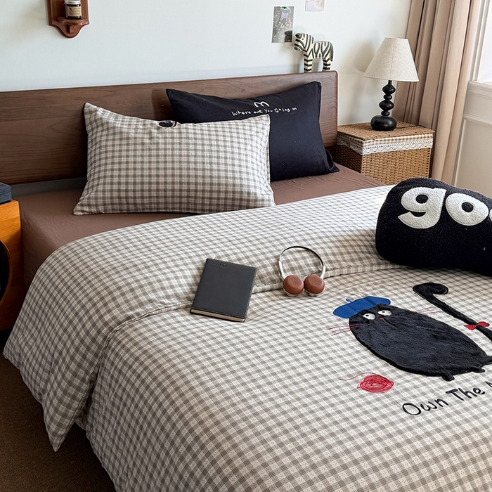 91家纺网 家纺一手货源 找家纺 HL原创 2026新款全棉双层纱贴布绣四件套 海军猫