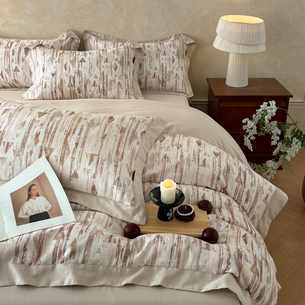 91家纺网 家纺一手货源 找家纺 金昱纺 2026新款拼角工艺款数码印花棉麻四件套 万川-咖