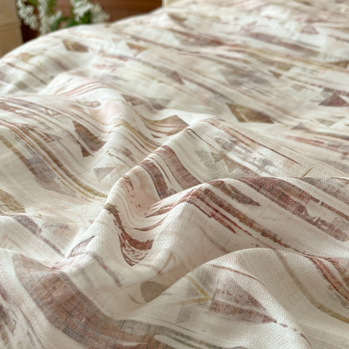 91家纺网 家纺一手货源 找家纺 金昱纺 2026新款拼角工艺款数码印花棉麻四件套 万川-咖