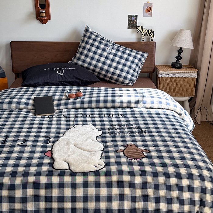 91家纺网 家纺一手货源 找家纺 HL原创 2026新款全棉双层纱贴布绣四件套 小白熊