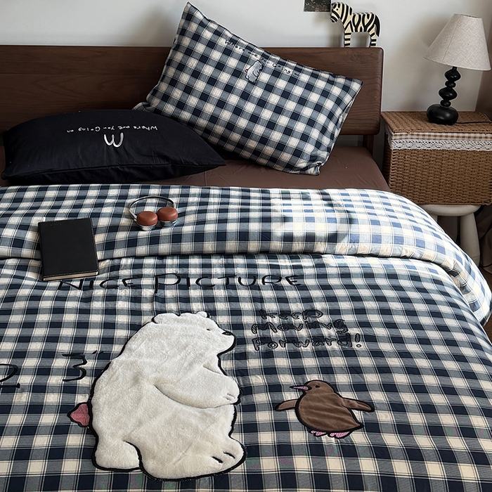 91家纺网 家纺一手货源 找家纺 HL原创 2026新款全棉双层纱贴布绣四件套 小白熊