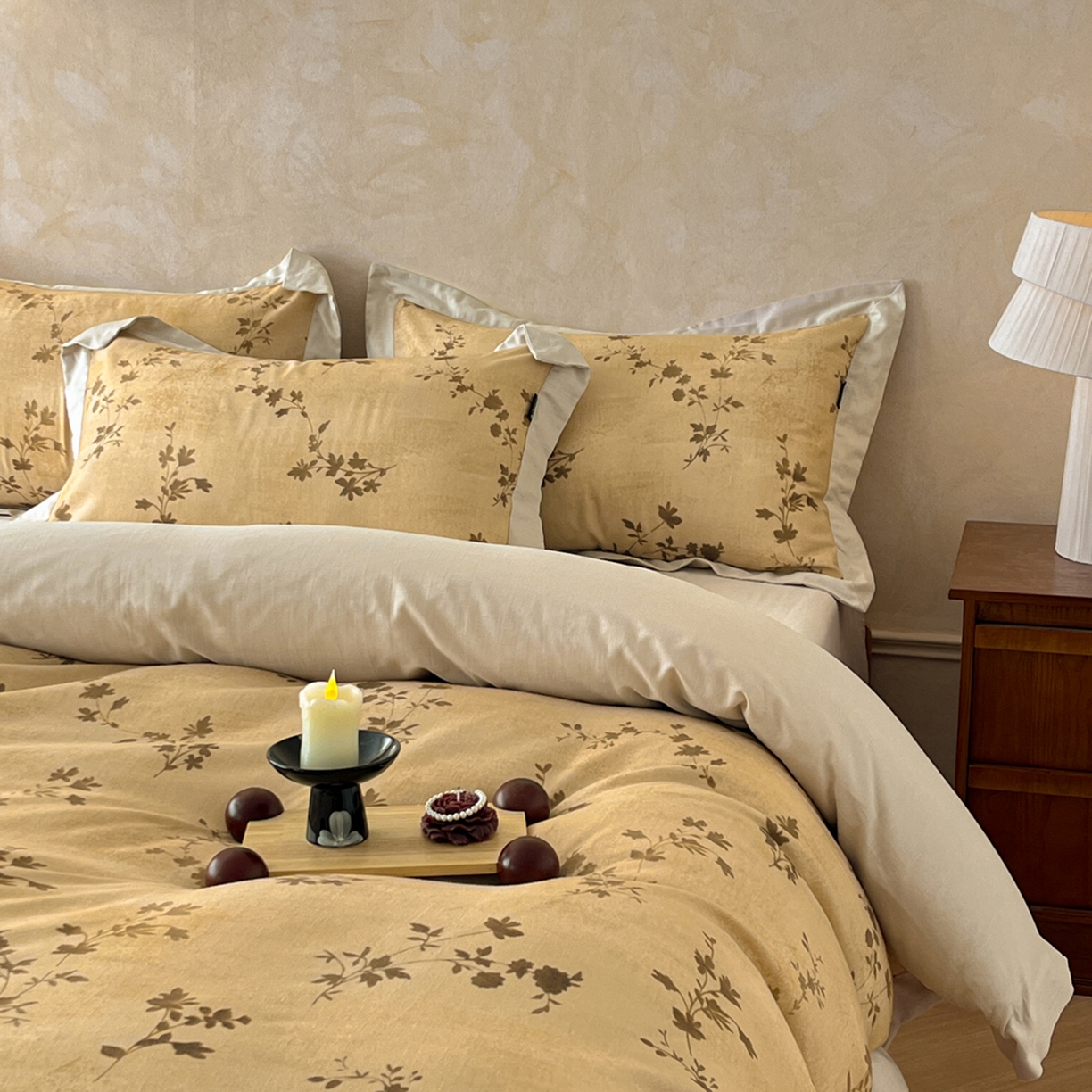 91家纺网 家纺一手货源 找家纺 金昱纺 2026新款拼角工艺款数码印花棉麻四件套 叶璃-咖