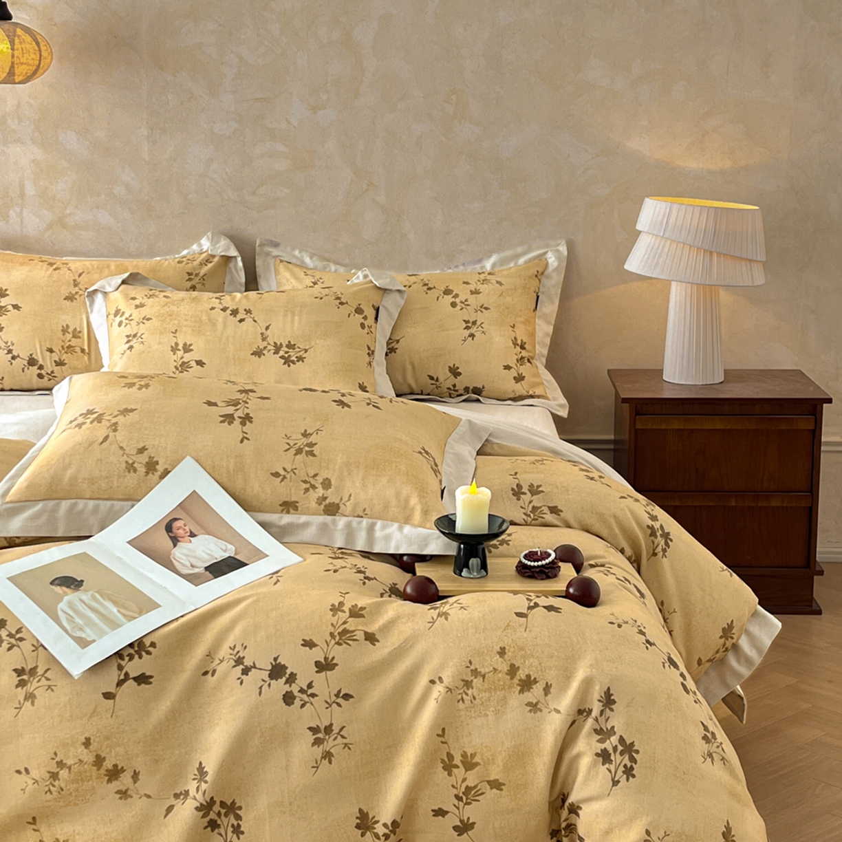 91家纺网 家纺一手货源 找家纺 金昱纺 2026新款拼角工艺款数码印花棉麻四件套 叶璃-咖