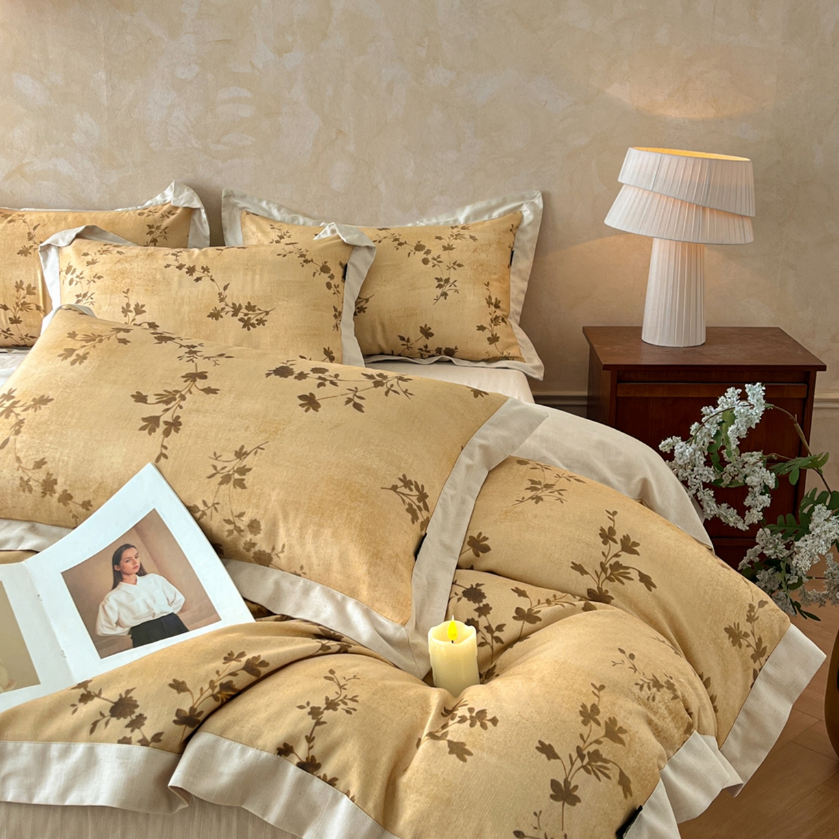 91家纺网 家纺一手货源 找家纺 金昱纺 2026新款拼角工艺款数码印花棉麻四件套 叶璃-咖