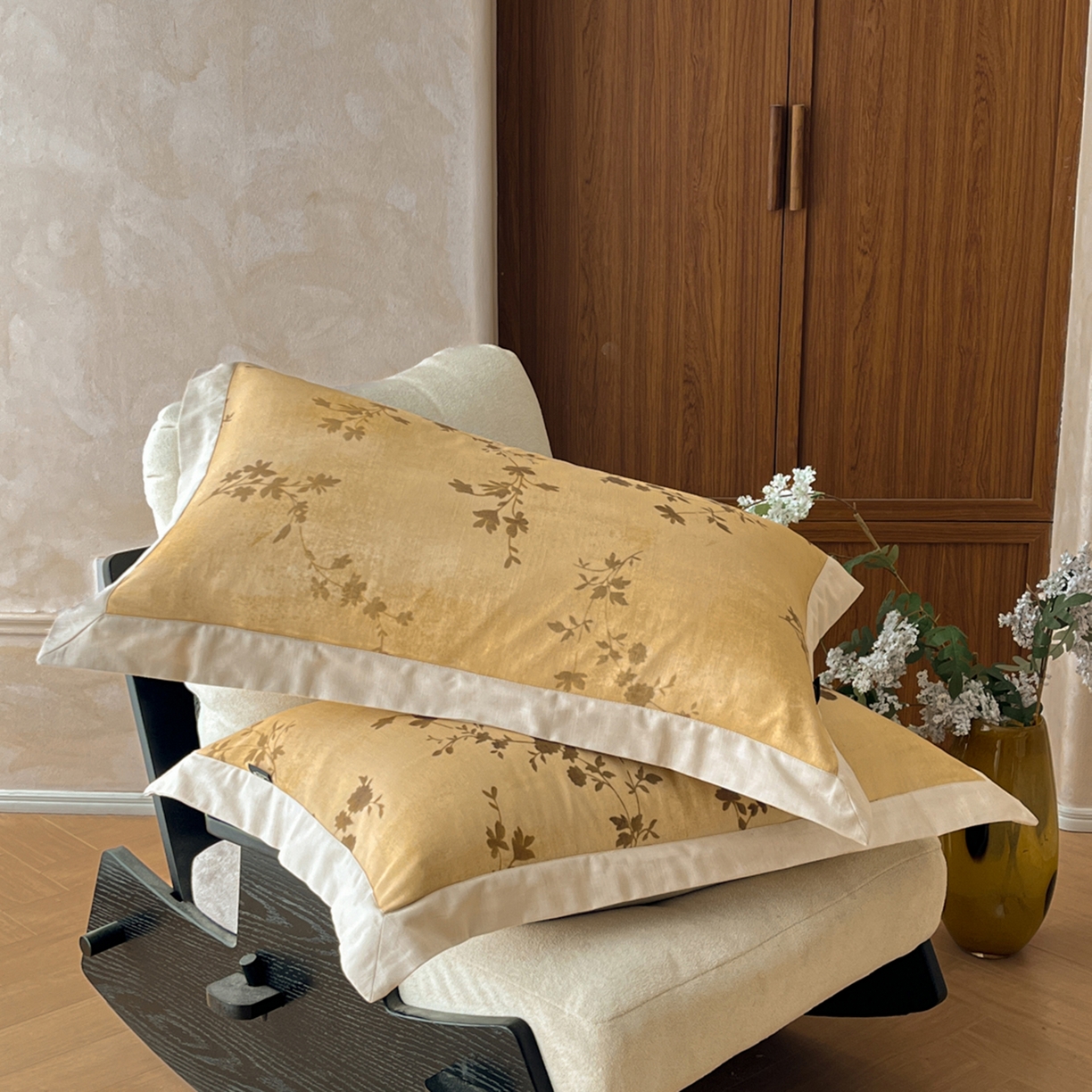 91家纺网 家纺一手货源 找家纺 金昱纺 2026新款拼角工艺款数码印花棉麻四件套 叶璃-咖