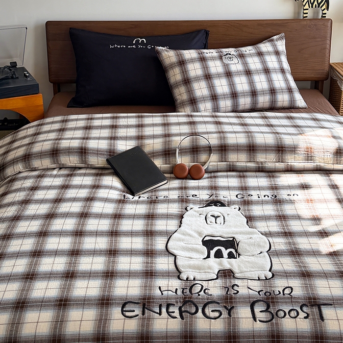 91家纺网 家纺一手货源 找家纺 HL原创 2026新款全棉双层纱贴布绣四件套 学士熊