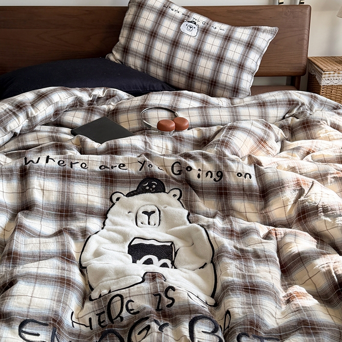 91家纺网 家纺一手货源 找家纺 HL原创 2026新款全棉双层纱贴布绣四件套 学士熊