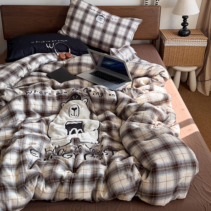 91家纺网 家纺一手货源 找家纺 HL原创 2026新款全棉双层纱贴布绣四件套 学士熊