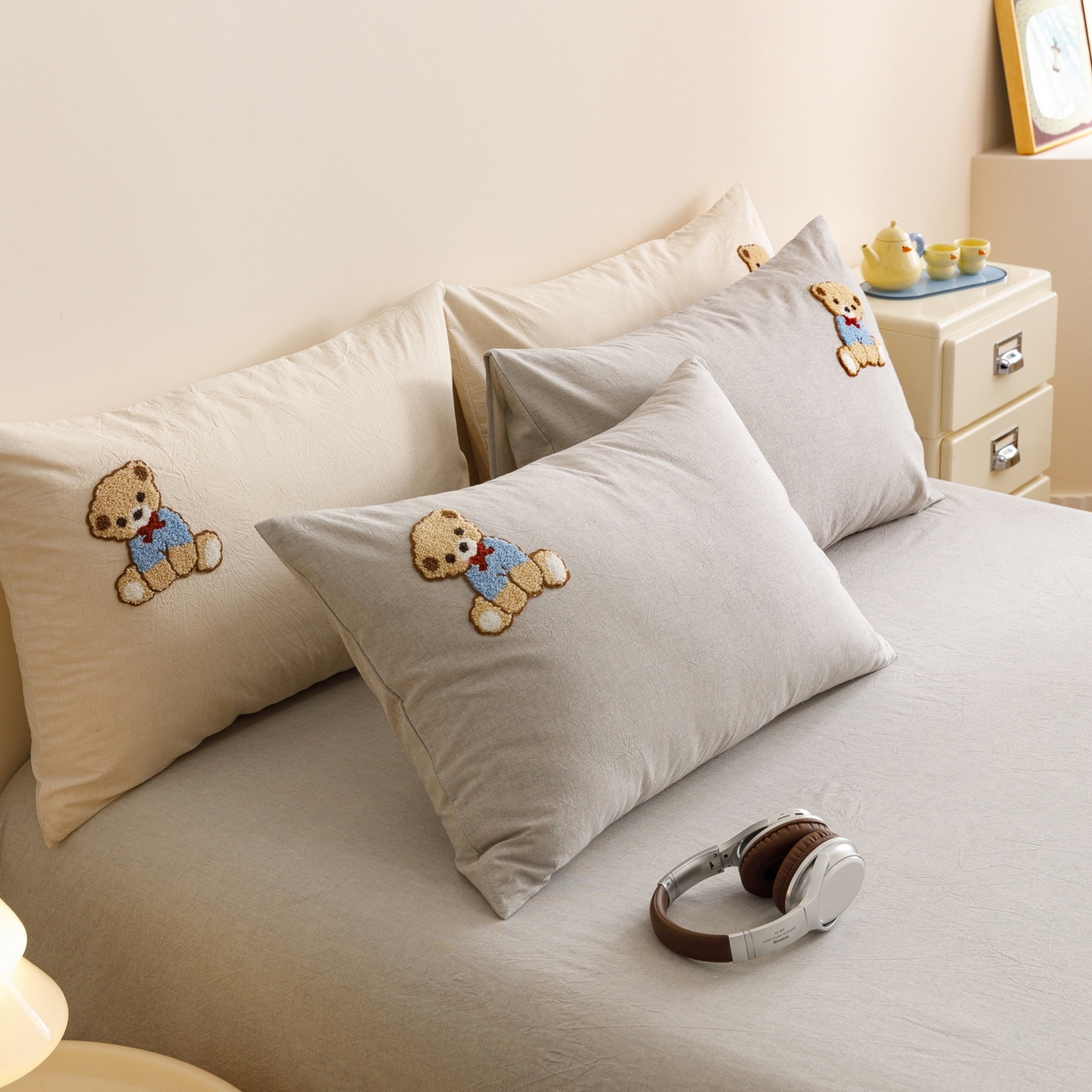 91家纺网 家纺一手货源 找家纺 艾莱家纺 2026春夏新款A类棉麻加厚四件套精艺刺绣精致毛巾绣四件套-冉初 冉初-灰