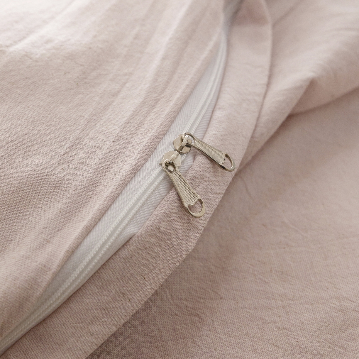 91家纺网 家纺一手货源 找家纺 艾莱家纺 2026春夏新款A类棉麻加厚四件套精艺刺绣精致毛巾绣四件套-冉初 冉初-紫