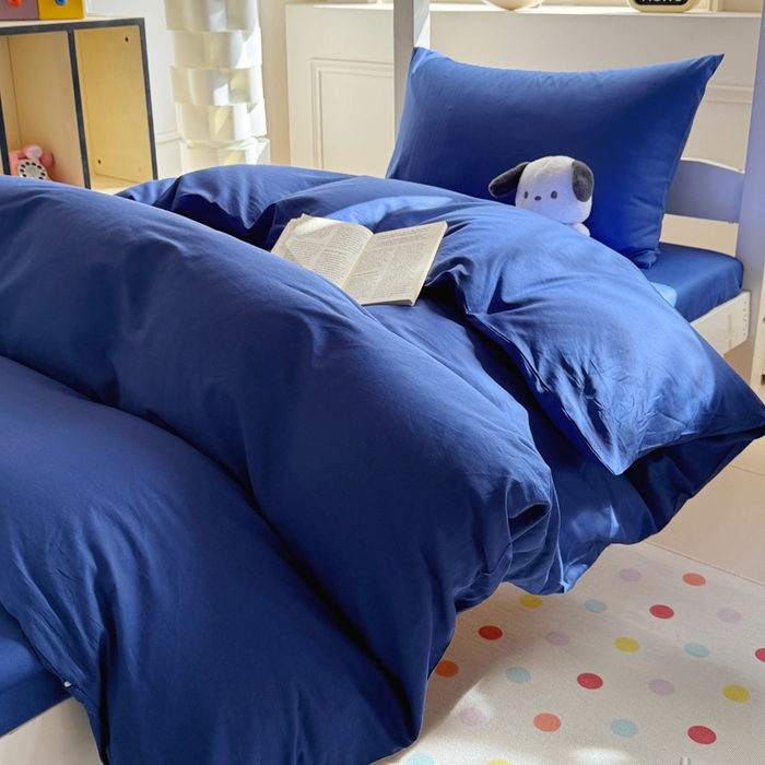 91家纺网 家纺一手货源 找家纺 简冠家纺 2025新款13372全棉纯色学生三件套 火焰蓝