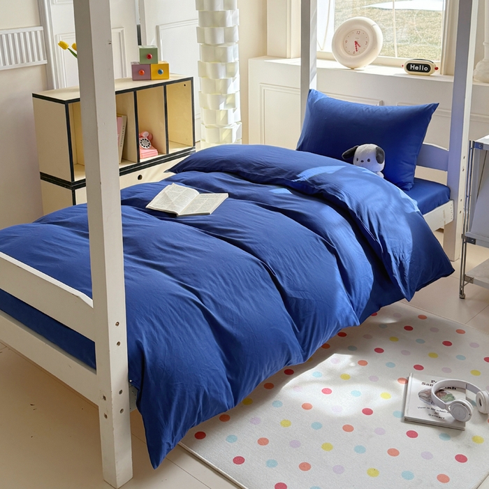 91家纺网 家纺一手货源 找家纺 简冠家纺 2025新款13372全棉纯色学生三件套 火焰蓝