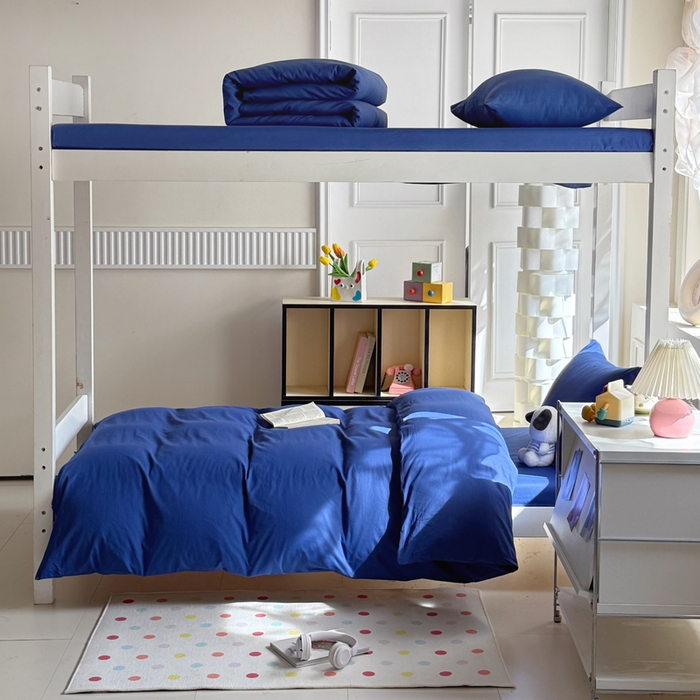 91家纺网 家纺一手货源 找家纺 简冠家纺 2025新款13372全棉纯色学生三件套 火焰蓝