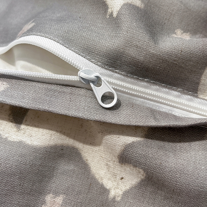 91家纺网 家纺一手货源 找家纺 忆生活家纺 2026新款棉麻小清新三角针贝壳边四件套 奔腾小马