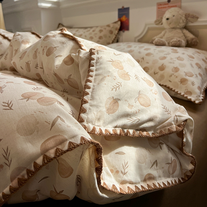 91家纺网 家纺一手货源 找家纺 忆生活家纺 2026新款棉麻小清新三角针贝壳边四件套 桃白