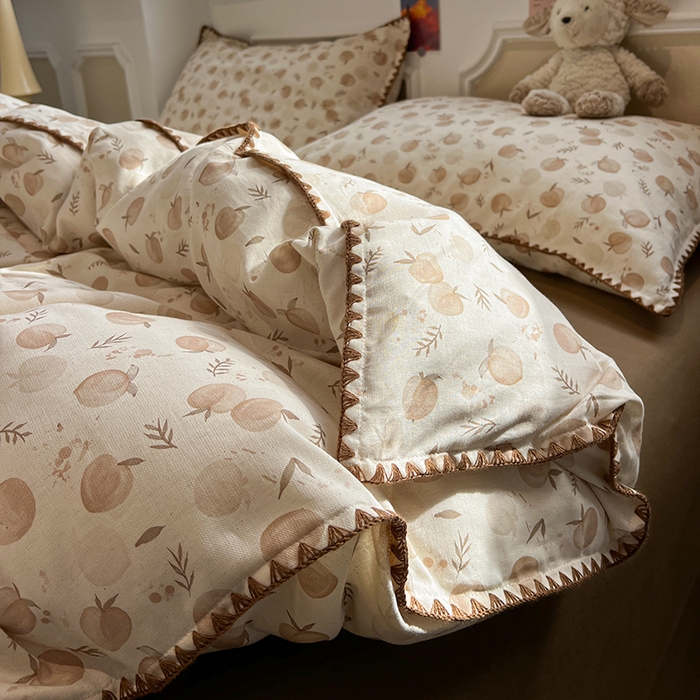 91家纺网 家纺一手货源 找家纺 忆生活家纺 2026新款棉麻小清新三角针贝壳边四件套 桃白