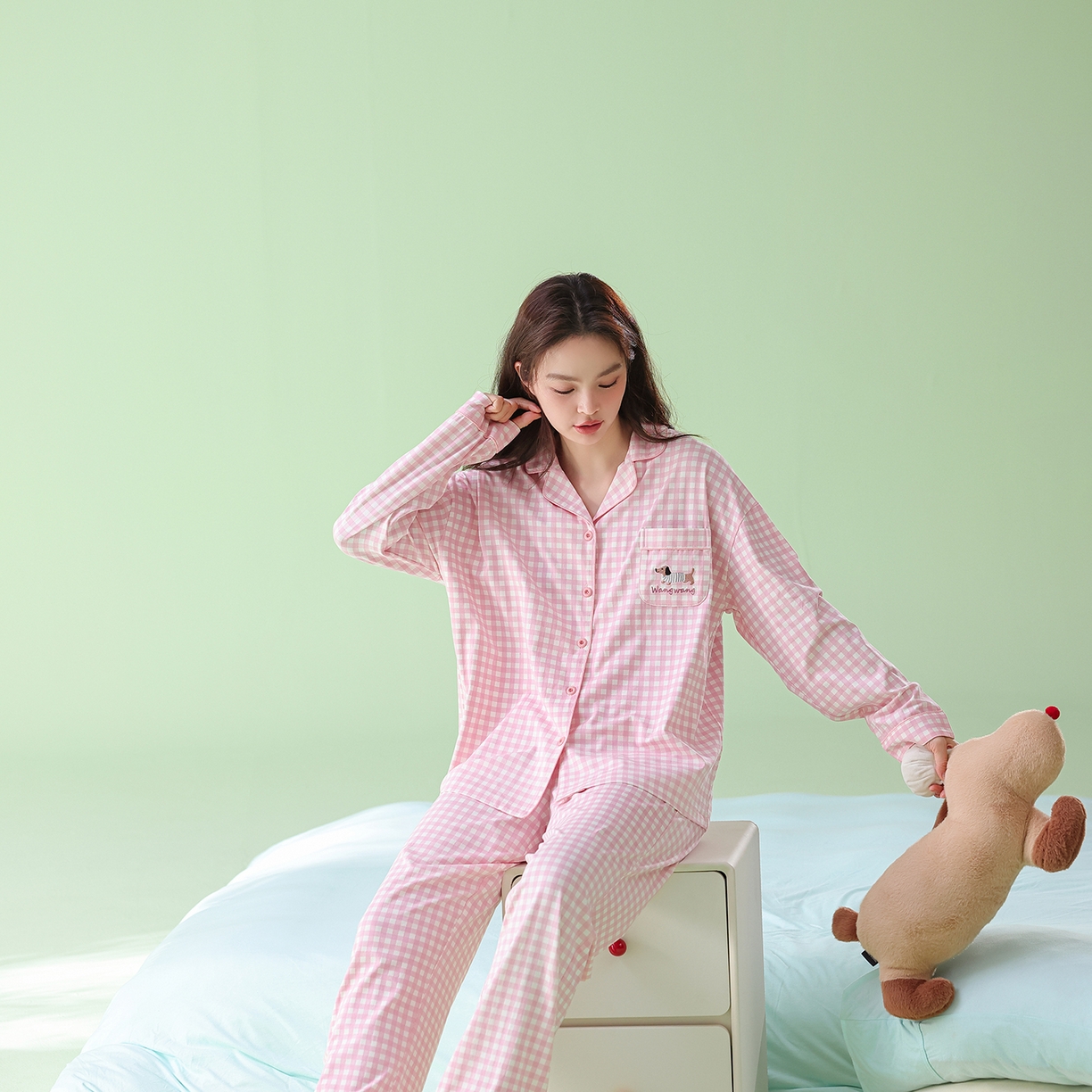 91家纺网 家纺一手货源 找家纺 （总）妍景家居生活馆 2026新款新疆棉翻领粉格格腊肠狗狗