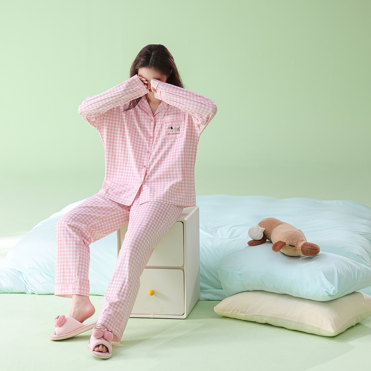 91家纺网 家纺一手货源 找家纺 （总）妍景家居生活馆 2026新款新疆棉翻领粉格格腊肠狗狗