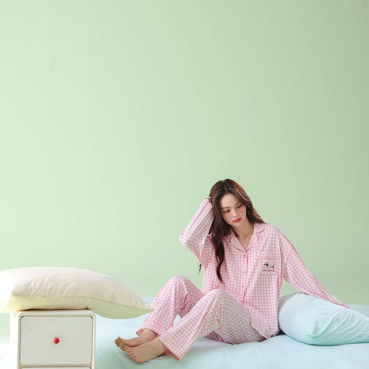 91家纺网 家纺一手货源 找家纺 （总）妍景家居生活馆 2026新款新疆棉翻领粉格格腊肠狗狗