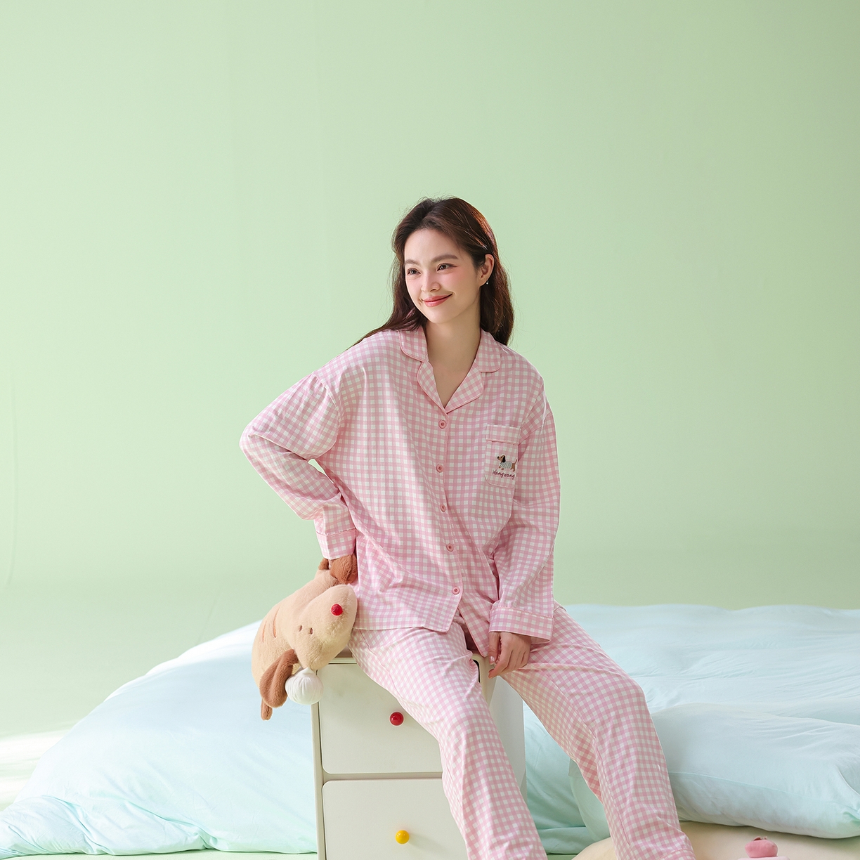 91家纺网 家纺一手货源 找家纺 （总）妍景家居生活馆 2026新款新疆棉翻领粉格格腊肠狗狗