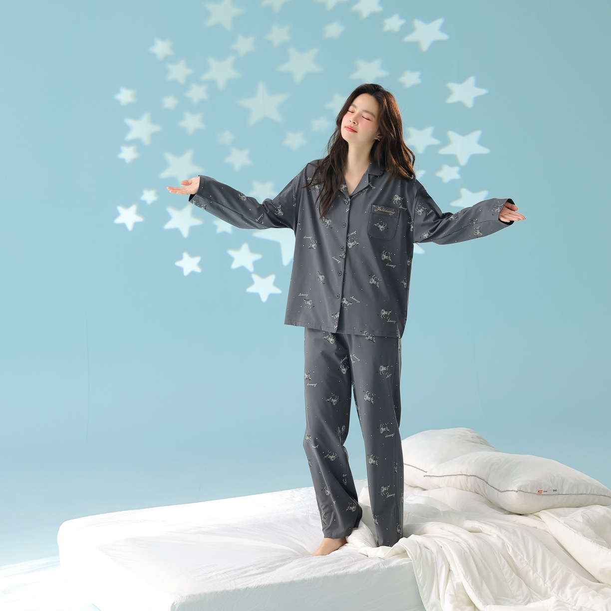 91家纺网 家纺一手货源 找家纺 （总）妍景家居生活馆 2026新款新疆棉情侣款翻领豹子款套装家居服