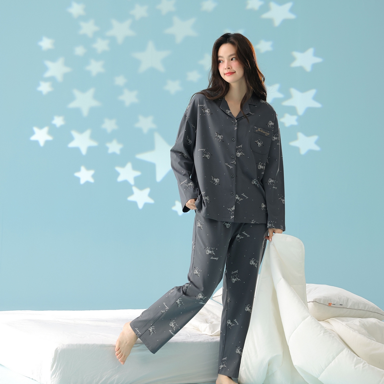 91家纺网 家纺一手货源 找家纺 （总）妍景家居生活馆 2026新款新疆棉情侣款翻领豹子款套装家居服