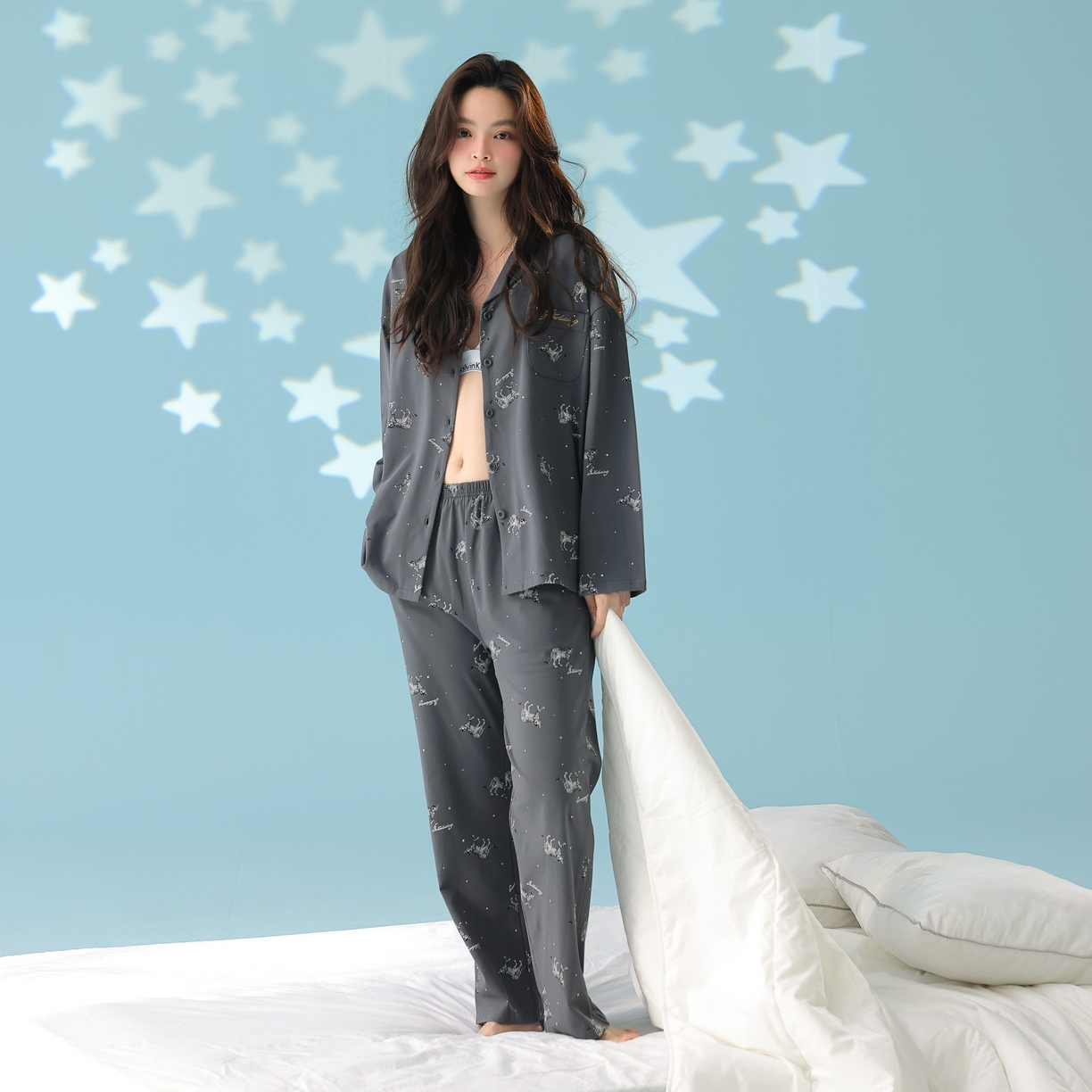 91家纺网 家纺一手货源 找家纺 （总）妍景家居生活馆 2026新款新疆棉情侣款翻领豹子款套装家居服