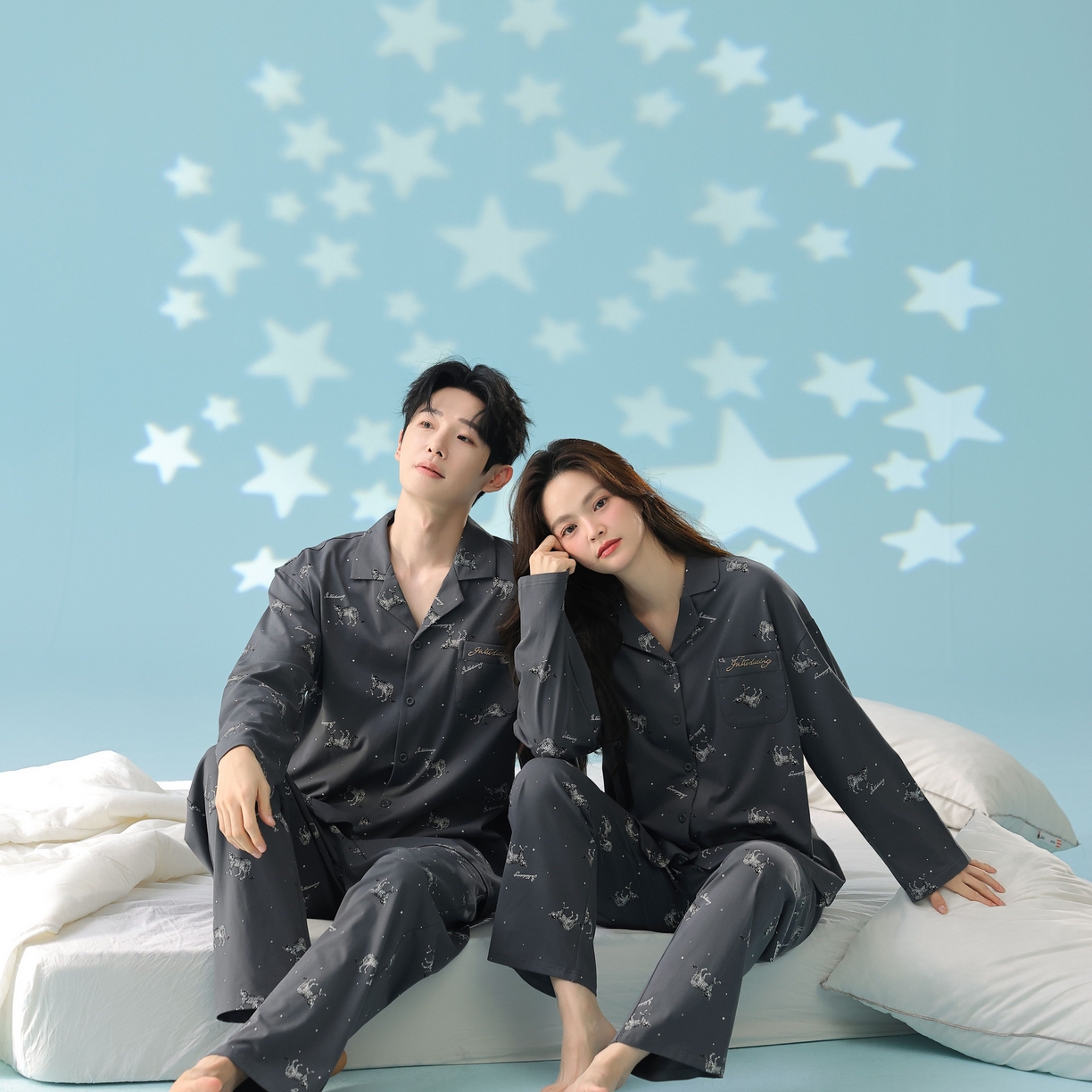 91家纺网 家纺一手货源 找家纺 妍景家居生活馆 2026新款新疆棉情侣款翻领豹子款套装家居服 组合图仅供参考不可下单