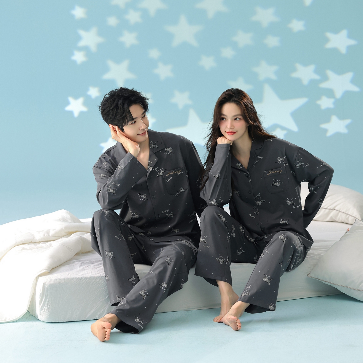 91家纺网 家纺一手货源 找家纺 妍景家居生活馆 2026新款新疆棉情侣款翻领豹子款套装家居服 组合图仅供参考不可下单