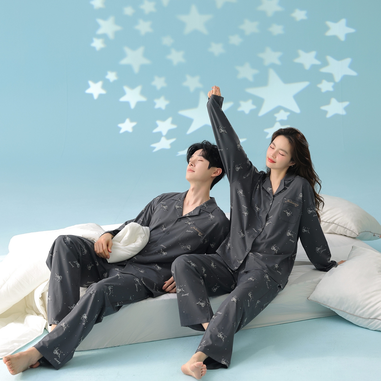 91家纺网 家纺一手货源 找家纺 妍景家居生活馆 2026新款新疆棉情侣款翻领豹子款套装家居服 组合图仅供参考不可下单