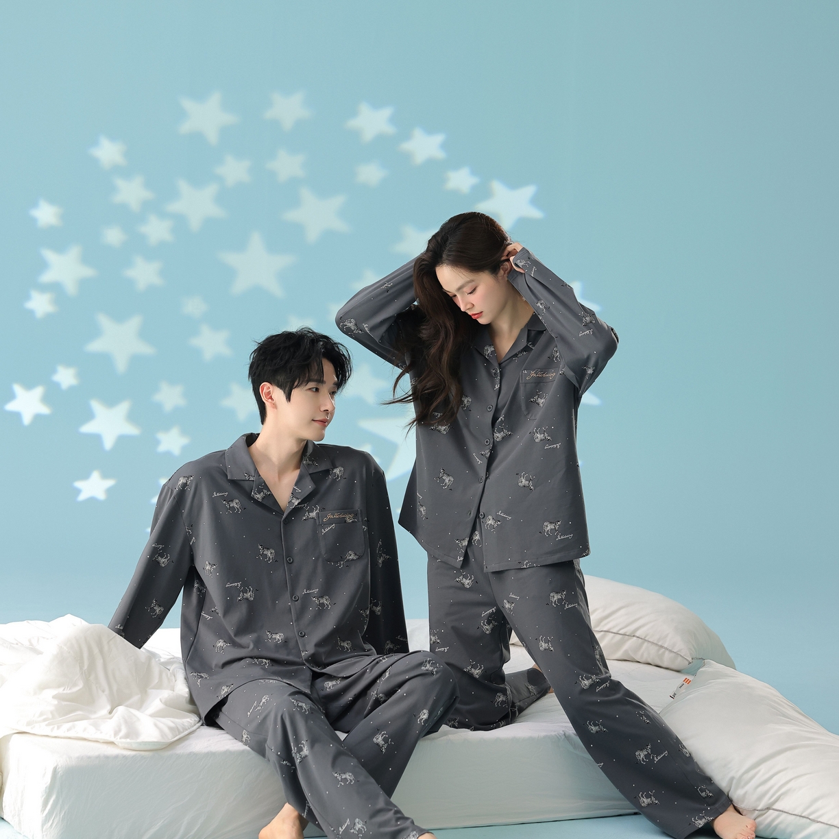 91家纺网 家纺一手货源 找家纺 妍景家居生活馆 2026新款新疆棉情侣款翻领豹子款套装家居服 组合图仅供参考不可下单